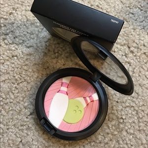 MAC face powder